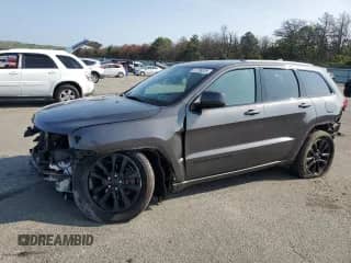 2018 Jeep Grand Cherokee Altitude z VIN 1C4RJFAG2JC119025, wystawiony jako Copart lot #67789335 z przebiegiem 61 658 mil mil oraz Szkoda całkowita • Salvage title. Historia ofert i sprzedaży dostępna na DreamBid. Obrazek 1.