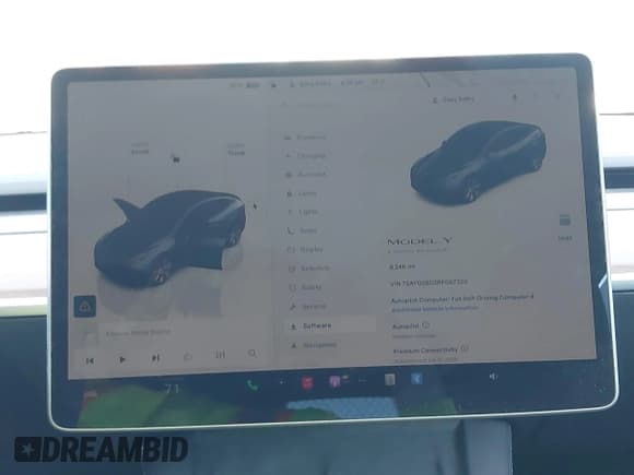 ✅ 2024 Tesla Model Y • VIN: 7SAYGDED2RF097320 • Lot: 42603201. Wystawiony na IAAI z przebiegiem 9 246 mil. Bezpłatny archiwum sprzedaży aukcyjnych z USA i szczegółowy raport historii pojazdu na DreamBid. Zdjęcie 7.