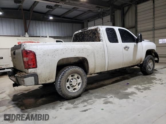 ✅ 2007 Chevrolet Silverado 2500HD 2LT • VIN: 1GCHK29647E507044 • Lot: 87884685. Wystawiony na Copart z przebiegiem Nie podano. Bezpłatny archiwum sprzedaży aukcyjnych z USA i szczegółowy raport historii pojazdu na DreamBid. Zdjęcie 3.