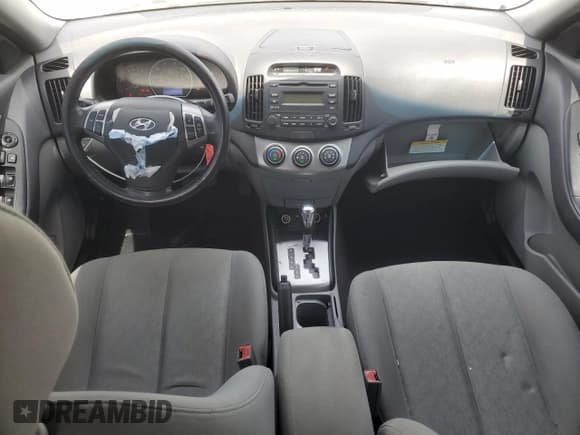 ✅ 2010 Hyundai Elantra SE • VIN: KMHDU4AD0AU868505 • Lot: 80706185. Listed on Copart with 147,770 mi. Free auction sales archive from the USA and detailed vehicle history report at DreamBid. Image 8.