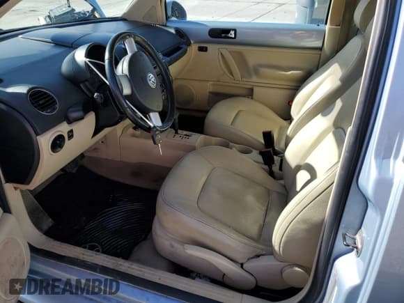 ✅ 2010 Volkswagen Beetle • VIN: 3VWRW3AG0AM016262 • Лот: 89891135. Опубликован ранее на Copart с пробегом 104 797 миль. Бесплатный доступ к архиву аукционных продаж из США и подробный отчёт об истории автомобиля на DreamBid. Изображение 7.