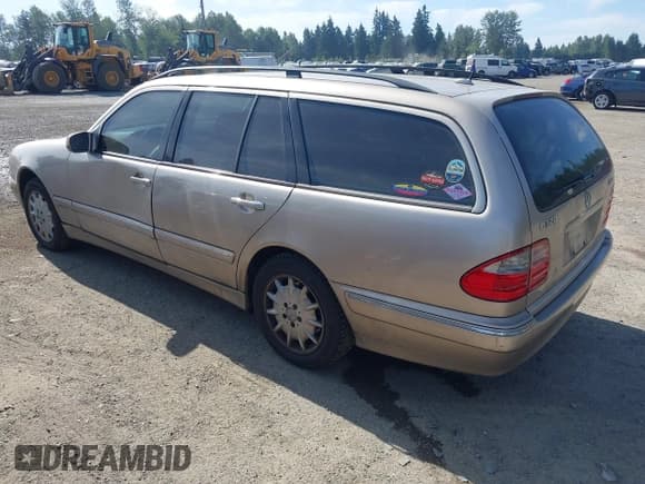 ✅ 2003 Mercedes-Benz E 320/430 4 Matic • VIN: WDBJH82J63X084837 • Lot: 42465209. Wystawiony na IAAI z przebiegiem 242 268 mil. Bezpłatny archiwum sprzedaży aukcyjnych z USA i szczegółowy raport historii pojazdu na DreamBid. Zdjęcie 3.