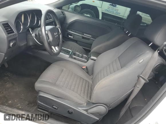 ✅ 2014 Dodge Challenger SXT • VIN: 2C3CDYAG7EH208377 • Lot: 78847714. Wystawiony na Copart z przebiegiem 165 699 mil. Bezpłatny archiwum sprzedaży aukcyjnych z USA i szczegółowy raport historii pojazdu na DreamBid. Zdjęcie 7.