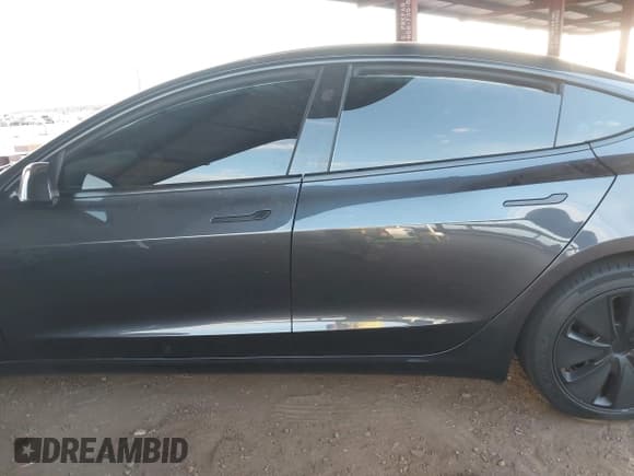 ✅ 2024 Tesla Model 3 Long Range • VIN: 5YJ3E1EB6RF853970 • Lot: 41964473. Wystawiony na IAAI z przebiegiem 11 909 mil. Bezpłatny archiwum sprzedaży aukcyjnych z USA i szczegółowy raport historii pojazdu na DreamBid. Zdjęcie 14.