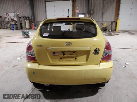 ✅ 2008 Hyundai Accent GS • VIN: KMHCM36C28U061113 • Лот: 85891224. Опубликован ранее на Copart с пробегом 162 804 миль. Бесплатный доступ к архиву аукционных продаж из США и подробный отчёт об истории автомобиля на DreamBid. Изображение 6.