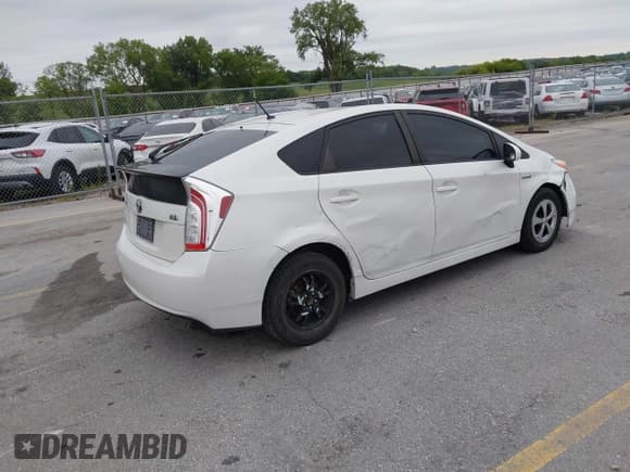 ✅ 2014 Toyota Prius Four • VIN: JTDKN3DU0E0391621 • Lot: 42774971. Wystawiony na IAAI z przebiegiem 117 663 mil. Bezpłatny archiwum sprzedaży aukcyjnych z USA i szczegółowy raport historii pojazdu na DreamBid. Zdjęcie 4.