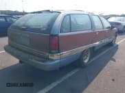 ✅ 1992 Buick Roadmaster • VIN: 1G4BR8371NW404852 • Лот: 42410580. Опубликован ранее на IAAI с пробегом 245 975 миль. Бесплатный доступ к архиву аукционных продаж из США и подробный отчёт об истории автомобиля на DreamBid. Изображение 4.