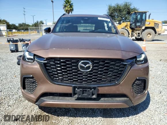 ✅ 2025 Mazda CX-70 S Premium • VIN: JM3KJDHC5S1127889 • Лот: 81436475. Опубликован ранее на Copart с пробегом 6 163 миль. Бесплатный доступ к архиву аукционных продаж из США и подробный отчёт об истории автомобиля на DreamBid. Изображение 5.