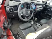 ✅ 2024 MINI Hardtop Cooper SE • VIN: WMW13DJ09R2U65585 • Lot: 67209395. Wystawiony na Copart z przebiegiem 6 542 mil. Bezpłatny archiwum sprzedaży aukcyjnych z USA i szczegółowy raport historii pojazdu na DreamBid. Zdjęcie 8.