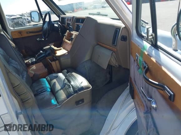 ✅ 1995 GMC Vandura • VIN: 1GDEG25K3SF542874 • Lot: 41792770. Listed on IAAI with 176,778 mi. Free auction sales archive from the USA and detailed vehicle history report at DreamBid. Image 5.