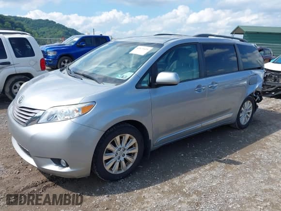 ✅ 2015 Toyota Sienna Limited • VIN: 5TDDK3DCXFS106768 • Lot: 42671426. Listed on IAAI with 108,771 mi. Free auction sales archive from the USA and detailed vehicle history report at DreamBid. Image 17.