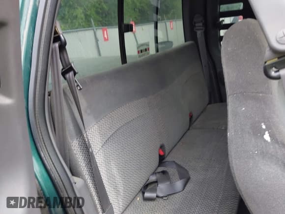 ✅ 2000 Ford F-150 XL • VIN: 1FTRX17L2YNC17735 • Lot: 42538269. Listed on IAAI with Not provided. Free auction sales archive from the USA and detailed vehicle history report at DreamBid. Image 8.