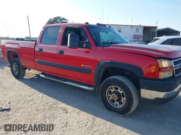 ✅ 2006 Chevrolet Silverado 2500HD LT3 • VIN: 1GCHK23U16F231731 • Lot: 43749635. Listed on IAAI with 181,834 mi. Free auction sales archive from the USA and detailed vehicle history report at DreamBid. Image 1.