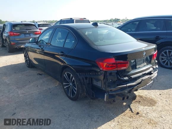 ✅ 2018 BMW 3 Series 330i • VIN: WBA8B9G58JNU97433 • Лот: 42082519. Опубликован ранее на IAAI с пробегом 64 803 миль. Бесплатный доступ к архиву аукционных продаж из США и подробный отчёт об истории автомобиля на DreamBid. Изображение 3.