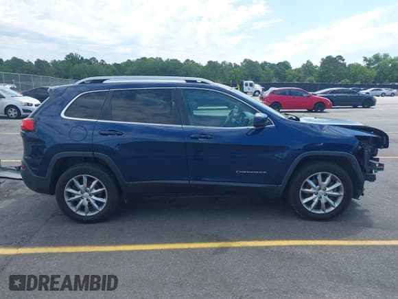 ✅ 2018 Jeep Cherokee Limited • VIN: 1C4PJMDB2JD617487 • Lot: 42301569. Listed on IAAI with 133,577 mi. Free auction sales archive from the USA and detailed vehicle history report at DreamBid. Image 14.