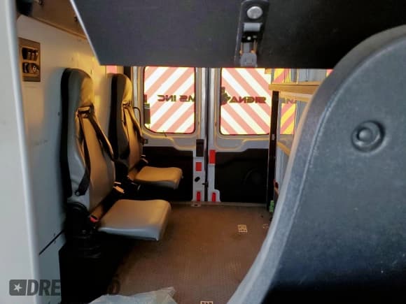 ✅ 2018 Ford Transit • VIN: 1FDYR2CM7JKA80501 • Lot: 54597915. Listed on Copart with 353,695 mi. Free auction sales archive from the USA and detailed vehicle history report at DreamBid. Image 10.