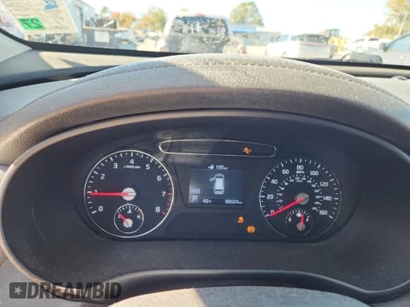 ✅ 2020 Kia Sorento LX • VIN: 5XYPG4A39LG677606 • Лот: 91703645. Опубликован ранее на Copart с пробегом 88 024 миль. Бесплатный доступ к архиву аукционных продаж из США и подробный отчёт об истории автомобиля на DreamBid. Изображение 9.