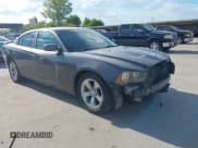 ✅ 2013 Dodge Charger SE • VIN: 2C3CDXBG6DH665172 • Lot: 43393049. Wystawiony na IAAI z przebiegiem 162 397 mil. Bezpłatny archiwum sprzedaży aukcyjnych z USA i szczegółowy raport historii pojazdu na DreamBid. Zdjęcie 1.