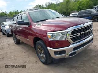 ✅ 2021 Ram 1500 Big Horn • VIN: 1C6RRFBG0MN697843 • Lot: 42359217. Wystawiony na IAAI z przebiegiem 105 935 mil. Bezpłatny archiwum sprzedaży aukcyjnych z USA i szczegółowy raport historii pojazdu na DreamBid. Zdjęcie 1.