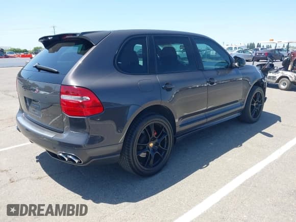 ✅ 2010 Porsche Cayenne GTS • VIN: WP1AD2AP6ALA61576 • Lot: 42368866. Listed on IAAI with 154,284 mi. Free auction sales archive from the USA and detailed vehicle history report at DreamBid. Image 4.