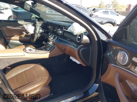 ✅ 2020 Mercedes-Benz E 63 S AMG • VIN: WDDZF8KB0LA750201 • Лот: 41266357. Опубликован ранее на IAAI с пробегом 55 876 миль. Бесплатный доступ к архиву аукционных продаж из США и подробный отчёт об истории автомобиля на DreamBid. Изображение 5.