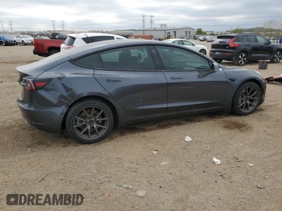 ✅ 2018 Tesla Model 3 Long Range Battery • VIN: 5YJ3E1EB8JF104298 • Lot: 85389055. Wystawiony na Copart z przebiegiem 107 774 mil. Bezpłatny archiwum sprzedaży aukcyjnych z USA i szczegółowy raport historii pojazdu na DreamBid. Zdjęcie 3.