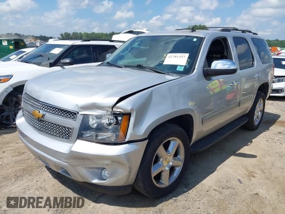 ✅ 2014 Chevrolet Tahoe LT • VIN: 1GNSCBE04ER147792 • Lot: 42781257. Listed on IAAI with 136,462 mi. Free auction sales archive from the USA and detailed vehicle history report at DreamBid. Image 17.