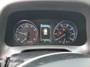 ✅ 2017 Toyota RAV4 LE • VIN: 2T3ZFREV4HW342945 • Лот: 85431185. Опубликован ранее на Copart с пробегом 104 769 миль. Бесплатный доступ к архиву аукционных продаж из США и подробный отчёт об истории автомобиля на DreamBid. Изображение 9.