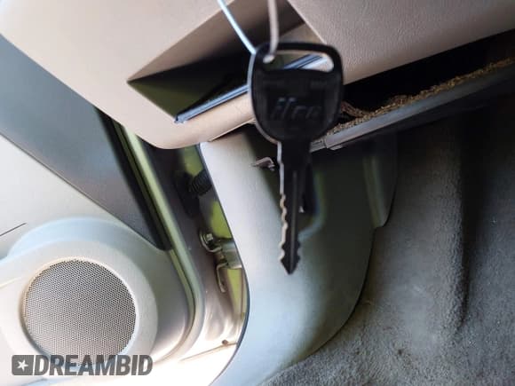 ✅ 2006 Chevrolet Equinox LS • VIN: 2CNDL13F566087615 • Lot: 42329148. Listed on IAAI with 198,444 mi. Free auction sales archive from the USA and detailed vehicle history report at DreamBid. Image 11.