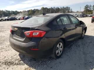 ✅ 2016 Chevrolet Cruze LS • VIN: 1G1BC5SM1G7322170 • Lot: 64585802. Wystawiony na Copart z przebiegiem 134 796 mil mil. Skorzystaj z bezpłatnego archiwum sprzedaży aukcyjnych z USA i zobacz szczegółowy raport historii pojazdu na DreamBid. Zdjęcie 4.