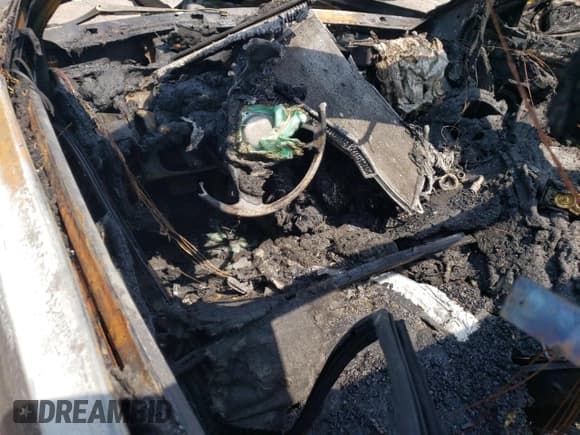 ✅ 2016 Hyundai Veloster • VIN: KMHTC6AD0GU266996 • Lot: 67671754. Wystawiony na Copart z przebiegiem Nie podano. Bezpłatny archiwum sprzedaży aukcyjnych z USA i szczegółowy raport historii pojazdu na DreamBid. Zdjęcie 8.