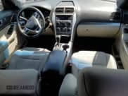 ✅ 2015 Ford Explorer • VIN: 1FM5K8B8XFGA68951 • Lot: 55873585. Wystawiony na Copart z przebiegiem 117 892 mil. Bezpłatny archiwum sprzedaży aukcyjnych z USA i szczegółowy raport historii pojazdu na DreamBid. Zdjęcie 8.