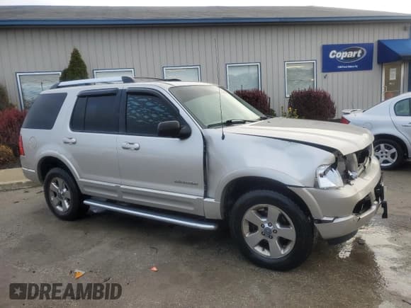 ✅ 2005 Ford Explorer Limited • VIN: 1FMDU75K05UA44083 • Лот: 81727664. Опубликован ранее на Copart с пробегом 236 912 миль. Бесплатный доступ к архиву аукционных продаж из США и подробный отчёт об истории автомобиля на DreamBid. Изображение 4.