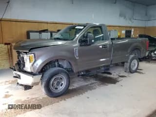 ✅ 2019 Ford F-250 XL • VIN: 1FTBF2B63KEG69776 • Лот: 81916825. Опубликован ранее на Copart с пробегом 132 357 миль. Бесплатный доступ к архиву аукционных продаж из США и подробный отчёт об истории автомобиля на DreamBid. Изображение 1.