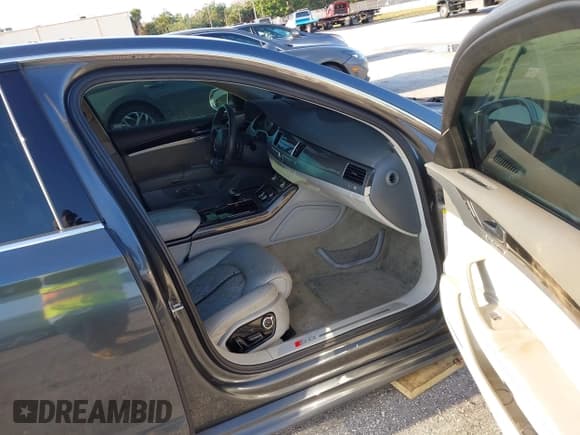 ✅ 2015 Audi S8 • VIN: WAUK2AFD5FN021986 • Лот: 41986491. Опубликован ранее на IAAI с пробегом 142 073 миль. Бесплатный доступ к архиву аукционных продаж из США и подробный отчёт об истории автомобиля на DreamBid. Изображение 5.