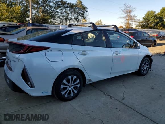 ✅ 2021 Toyota Prius XLE • VIN: JTDKAMFP4M3180069 • Lot: 85488195. Wystawiony na Copart z przebiegiem 99 326 mil. Bezpłatny archiwum sprzedaży aukcyjnych z USA i szczegółowy raport historii pojazdu na DreamBid. Zdjęcie 3.