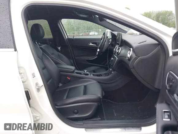 ✅ 2017 Mercedes-Benz GLA 250 • VIN: WDCTG4EB4HJ350354 • Лот: 42250349. Опубликован ранее на IAAI с пробегом 71 658 миль. Бесплатный доступ к архиву аукционных продаж из США и подробный отчёт об истории автомобиля на DreamBid. Изображение 5.