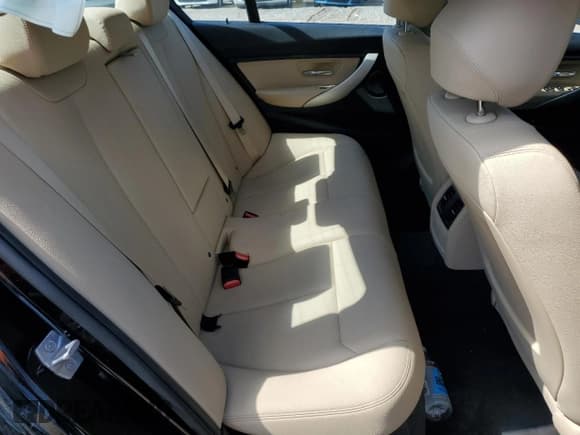 ✅ 2017 BMW 3 Series 320i • VIN: WBA8A9C57HK619705 • Lot: 84240775. Wystawiony na Copart z przebiegiem 63 709 mil. Bezpłatny archiwum sprzedaży aukcyjnych z USA i szczegółowy raport historii pojazdu na DreamBid. Zdjęcie 10.