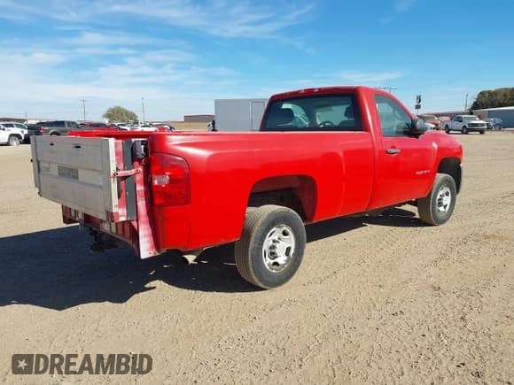 ✅ 2008 Chevrolet Silverado 2500HD Work Truck • VIN: 1GCHC24KX8E200299 • Лот: 43473771. Опубликован ранее на IAAI с пробегом 163 175 миль. Бесплатный доступ к архиву аукционных продаж из США и подробный отчёт об истории автомобиля на DreamBid. Изображение 4.