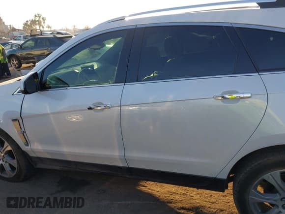 ✅ 2012 Cadillac SRX Premium Collection • VIN: 3GYFNCE38CS530109 • Lot: 43640668. Wystawiony na IAAI z przebiegiem Nie podano. Bezpłatny archiwum sprzedaży aukcyjnych z USA i szczegółowy raport historii pojazdu na DreamBid. Zdjęcie 15.