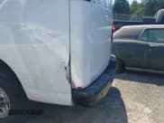 ✅ 2018 Chevrolet Express Cargo • VIN: 1GCWGAFP7J1343433 • Lot: 42780602. Wystawiony na IAAI z przebiegiem 121 170 mil. Bezpłatny archiwum sprzedaży aukcyjnych z USA i szczegółowy raport historii pojazdu na DreamBid. Zdjęcie 6.