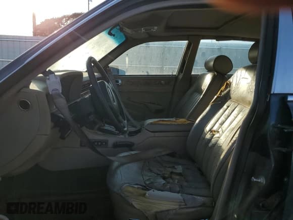 ✅ 1992 Jaguar XJ • VIN: SAJKY1744NC666849 • Lot: 77355244. Listed on Copart with Not provided. Free auction sales archive from the USA and detailed vehicle history report at DreamBid. Image 7.