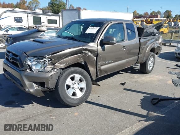 ✅ 2013 Toyota Tacoma • VIN: 5TFUU4EN6DX050125 • Lot: 43504329. Listed on IAAI with 83,431 mi. Free auction sales archive from the USA and detailed vehicle history report at DreamBid. Image 18.