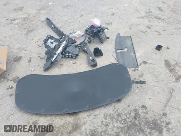 ✅ 2024 Kia Sorento X-Line SX Prestige • VIN: 5XYRKDJF5RG271333 • Lot: 42376938. Listed on IAAI with 24,860 mi. Free auction sales archive from the USA and detailed vehicle history report at DreamBid. Image 12.