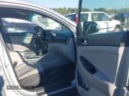 ✅ 2019 Hyundai Tucson SE • VIN: KM8J23A41KU052763 • Лот: 43266597. Опубликован ранее на IAAI с пробегом 95 094 миль. Бесплатный доступ к архиву аукционных продаж из США и подробный отчёт об истории автомобиля на DreamBid. Изображение 5.