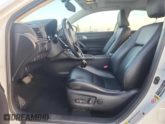 ✅ 2015 Lexus CT 200h • VIN: JTHKD5BH7F2241899 • Лот: 92004015. Опубликован ранее на Copart с пробегом 62 710 миль. Бесплатный доступ к архиву аукционных продаж из США и подробный отчёт об истории автомобиля на DreamBid. Изображение 7.