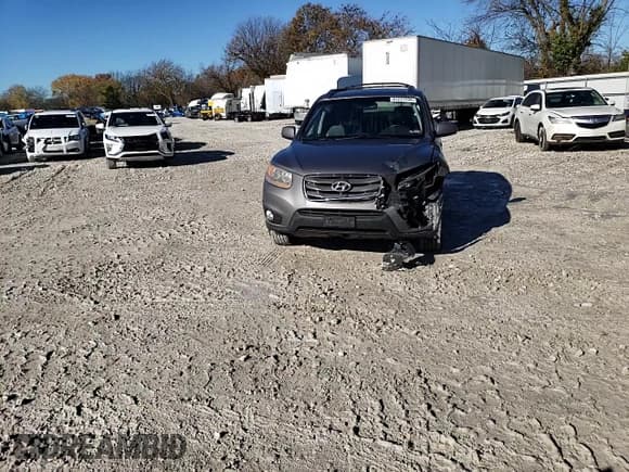 ✅ 2010 Hyundai Santa Fe SE • VIN: 5NMSH4AG6AH408668 • Lot: 81277394. Listed on Copart with 236,768 mi. Free auction sales archive from the USA and detailed vehicle history report at DreamBid. Image 11.
