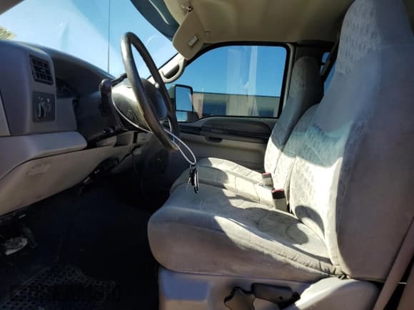 ✅ 1999 Ford F-250 XL • VIN: 1FTNX20S8XED19495 • Lot: 80019704. Listed on Copart with 155,878 mi. Free auction sales archive from the USA and detailed vehicle history report at DreamBid. Image 7.