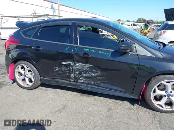 ✅ 2013 Ford Focus ST • VIN: 1FADP3L97DL359302 • Lot: 43239671. Wystawiony na IAAI z przebiegiem 165 219 mil. Bezpłatny archiwum sprzedaży aukcyjnych z USA i szczegółowy raport historii pojazdu na DreamBid. Zdjęcie 6.