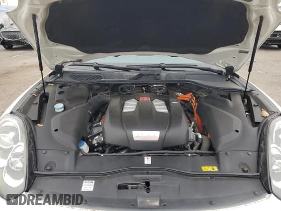 ✅ 2017 Porsche Cayenne S E-Hybrid • VIN: WP1AE2A2XHLA75671 • Lot: 76419144. Listed on Copart with 98,898 mi. Free auction sales archive from the USA and detailed vehicle history report at DreamBid. Image 12.